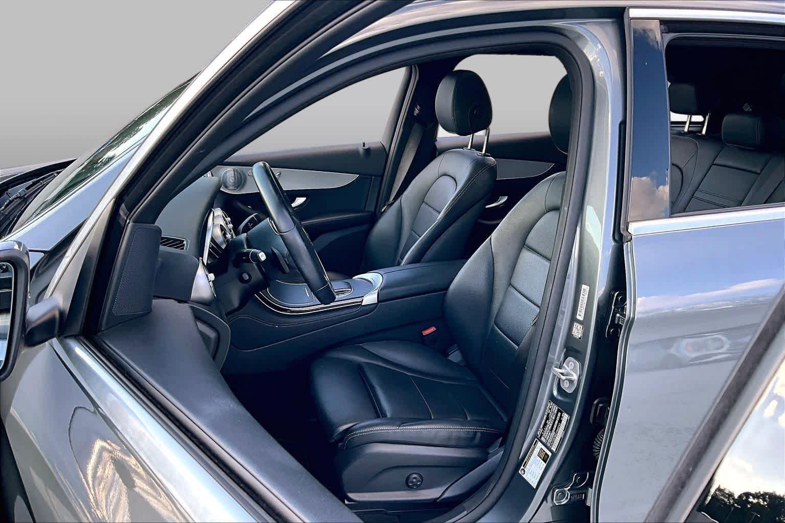 Used 2020 Selenite Grey Metallic Mercedes-Benz GLC 300 image 8