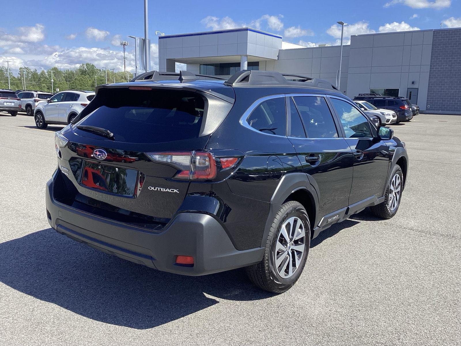 Used 2025 Crystal Black Silica Subaru Premium image 9