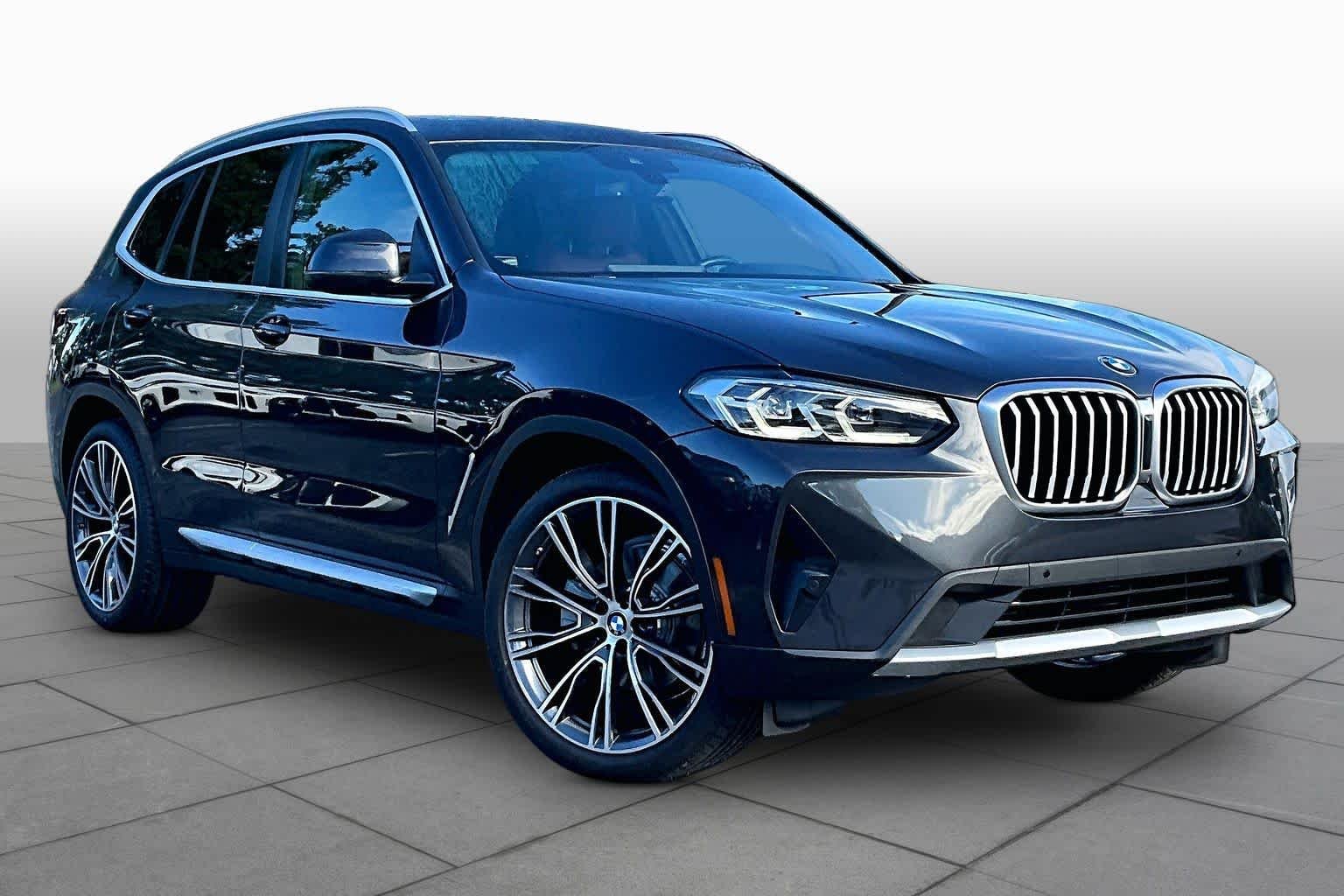 Used 2023 Dark Graphite Metallic BMW sDrive30i image 3