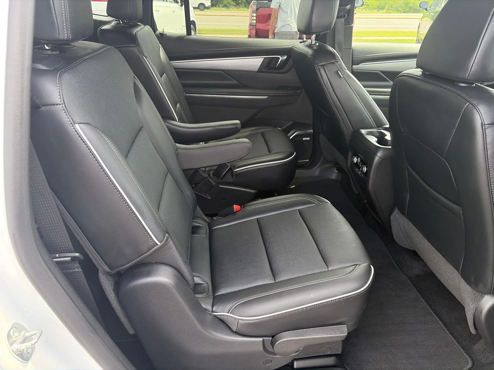 Used 2025 Summit White Buick Preferred image 14