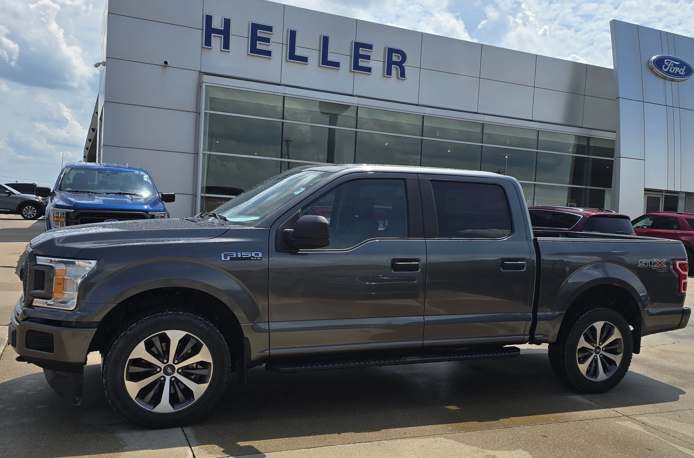 Used 2019 Magnetic Metallic Ford XL image 3