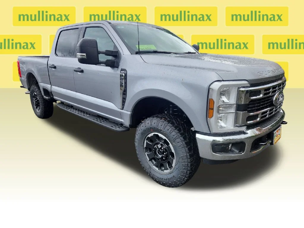 New 2027 Silver Ford XLT image 1