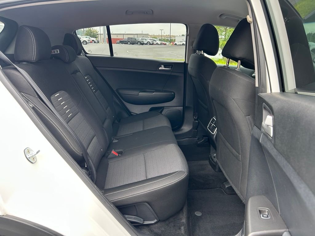 Used 2018 White Kia LX image 30