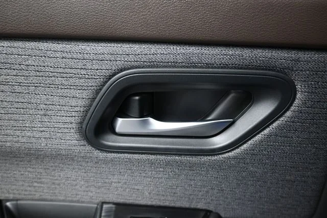 2023 Nissan Rogue SV - Photo 11