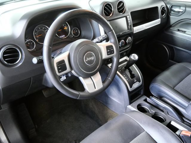 Used 2015 Gray Jeep Latitude image 3