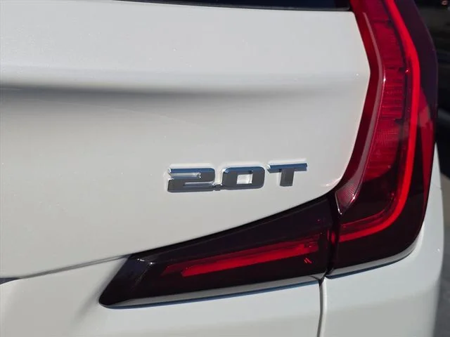 Used 2019 White Cadillac Luxury image 25