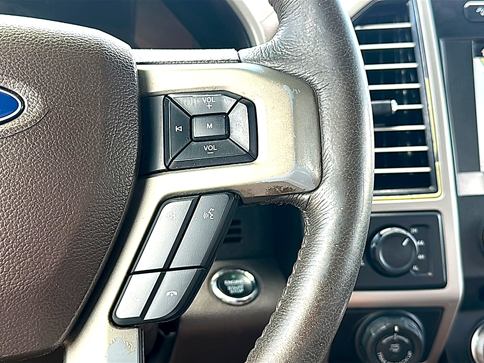Used 2018 Guard Metallic Ford King Ranch image 29