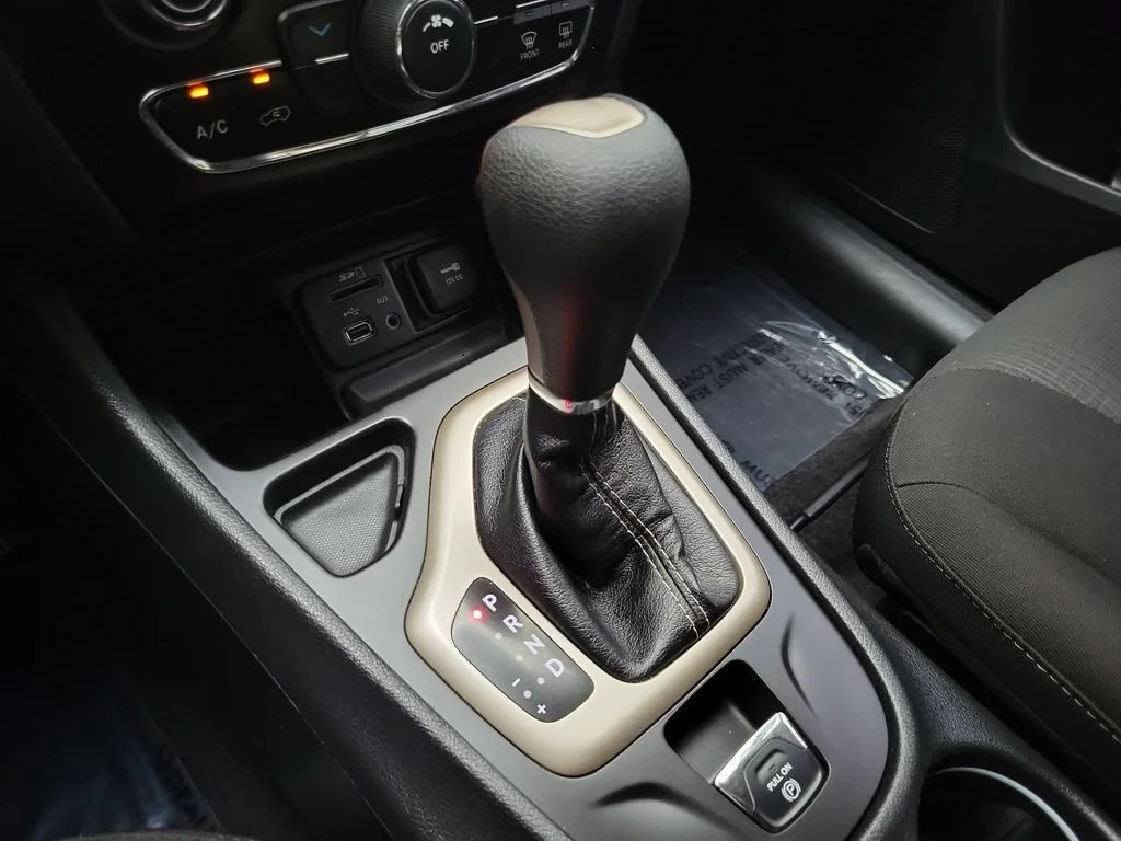 2017 Jeep Cherokee Latitude - Photo 17