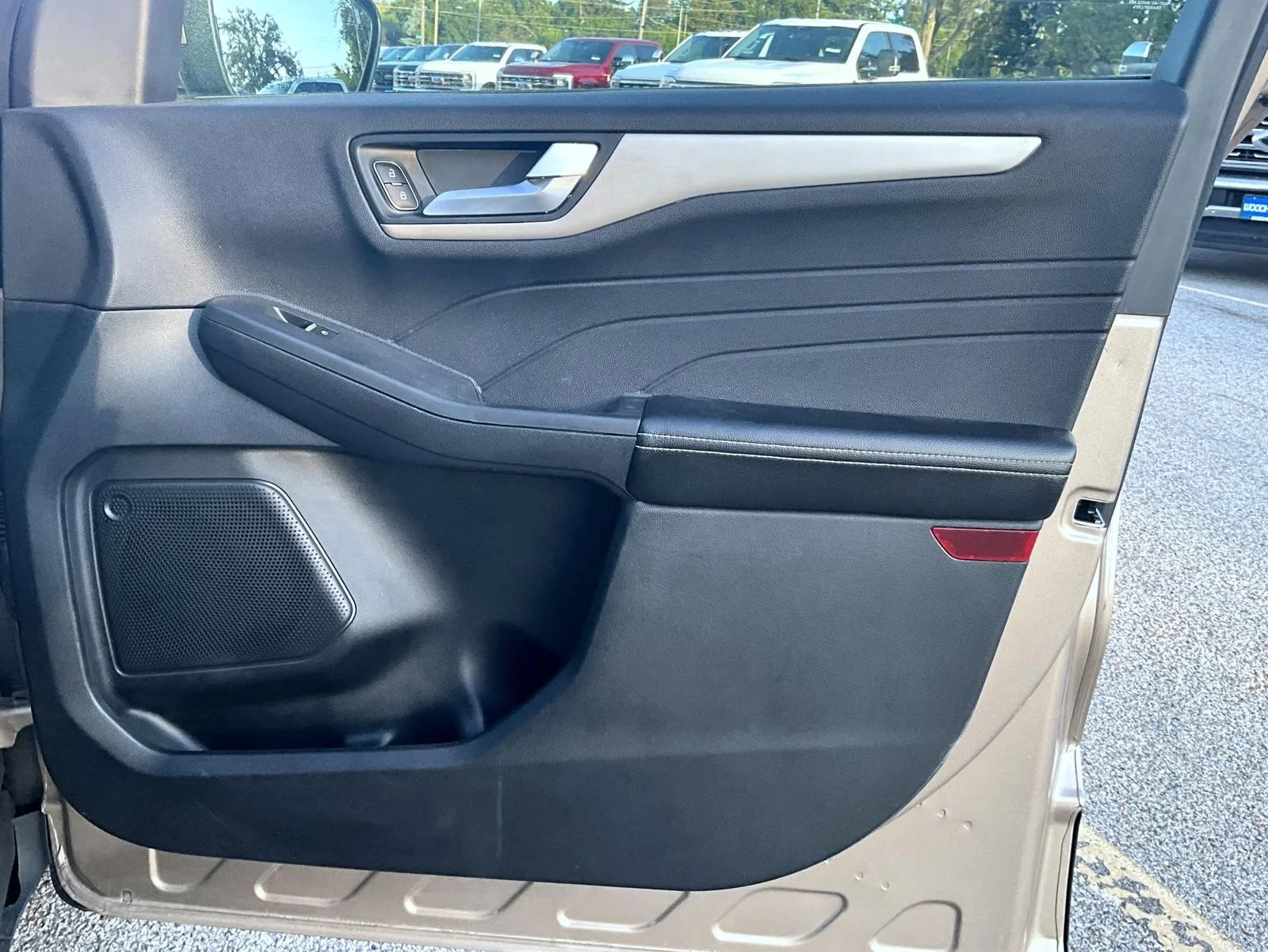 Used 2021 Gold Ford SE image 19