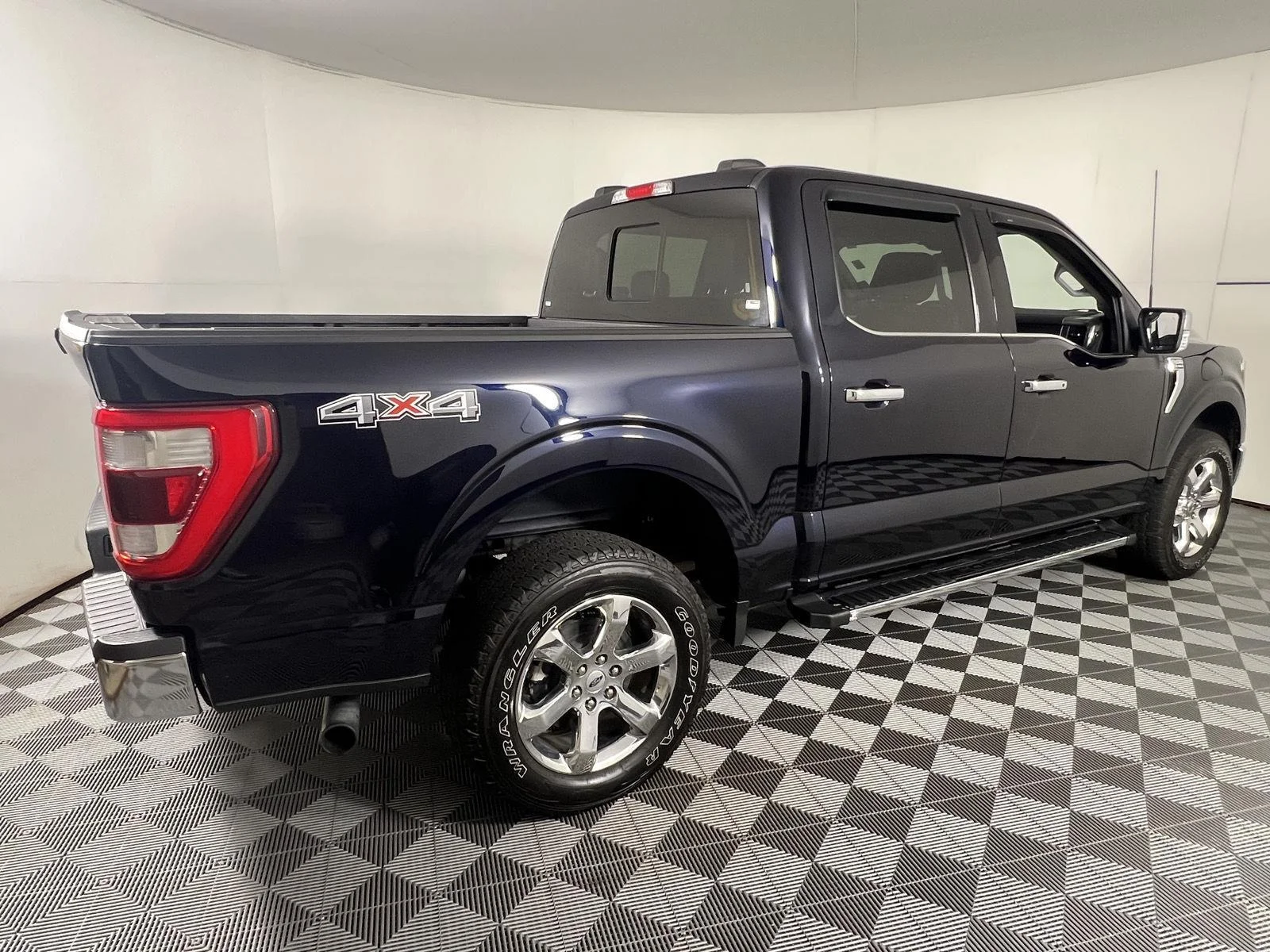 Used 2021 Antimatter Blue Ford LARIAT image 10