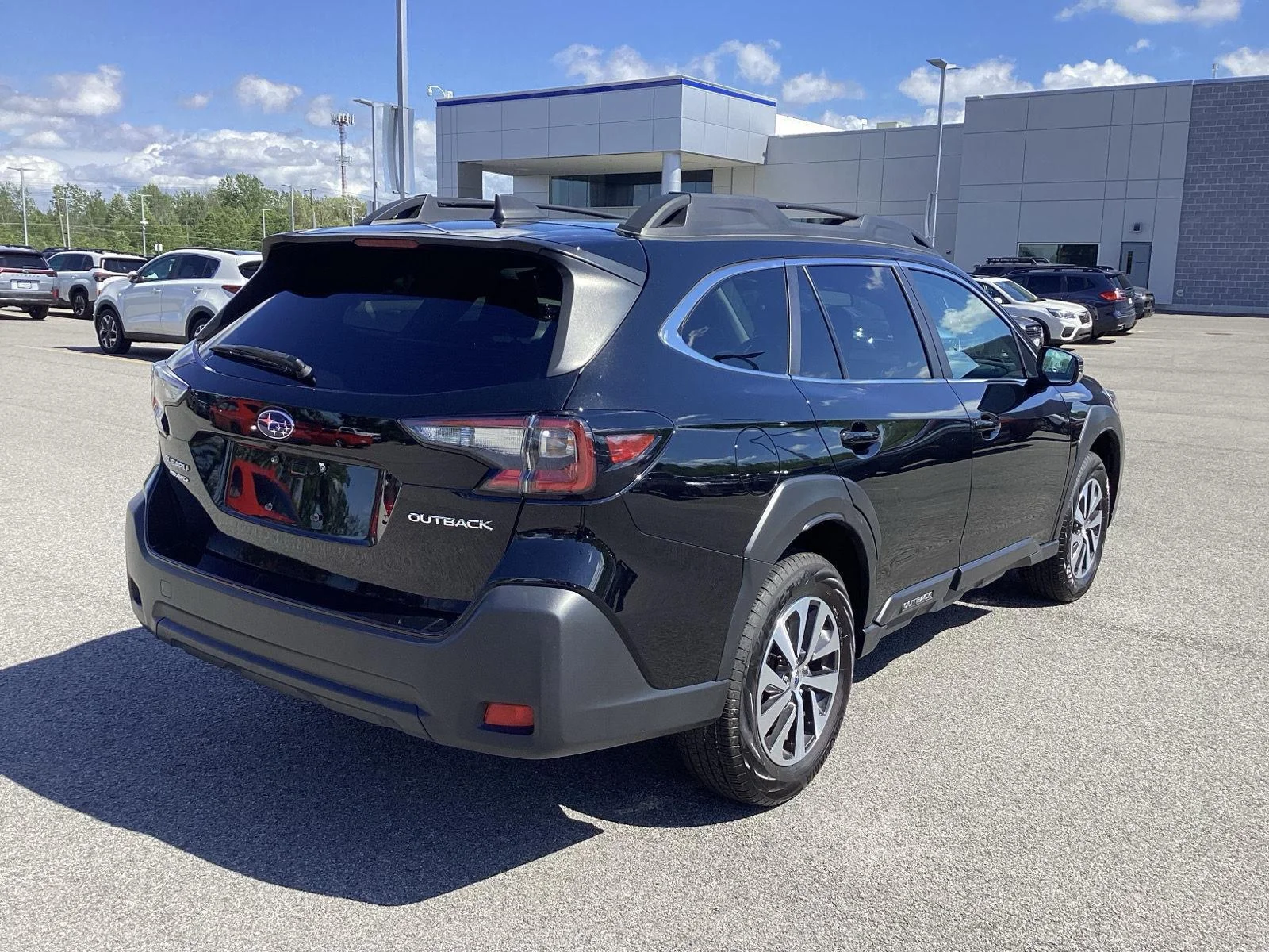 Used 2025 Crystal Black Silica Subaru Premium image 9