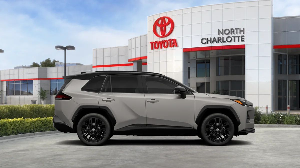 New 2026 Meteor Shower with Midnight Black Metallic roof Toyota XSE image 34