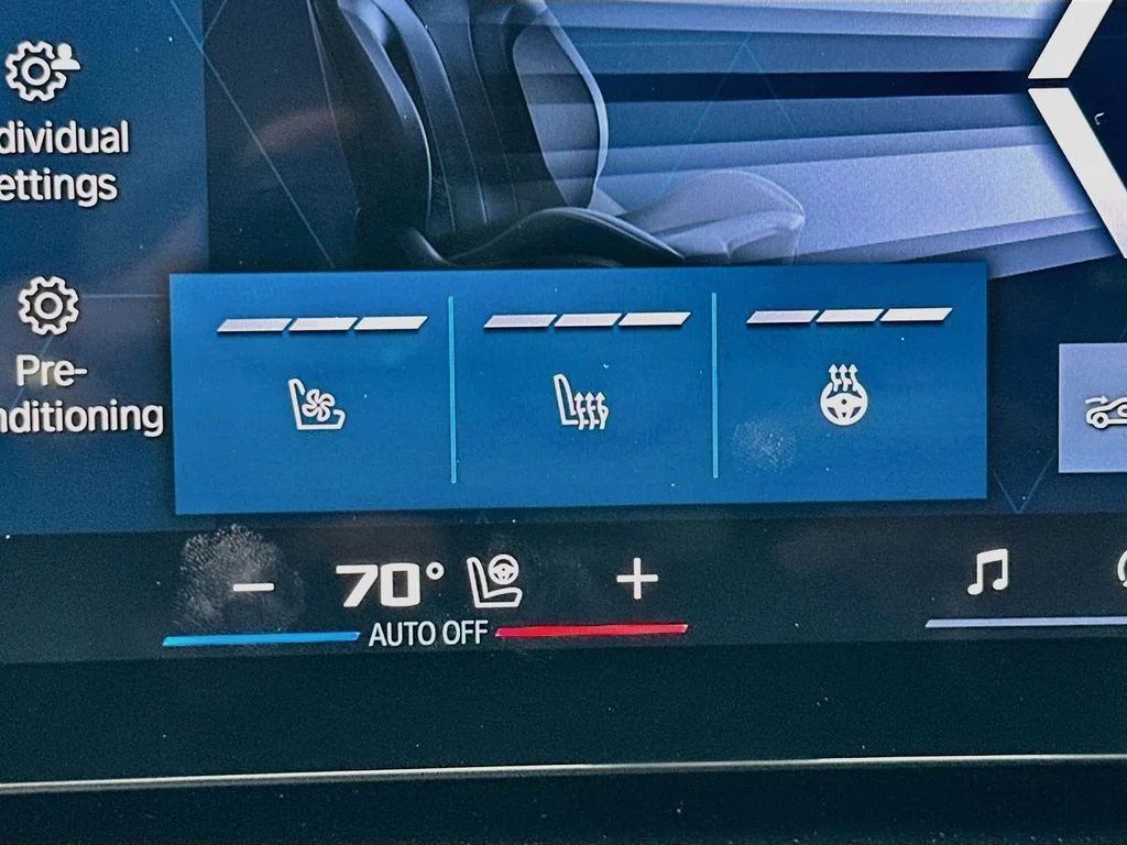 Used 2025 Dark Graphite BMW Base image 21