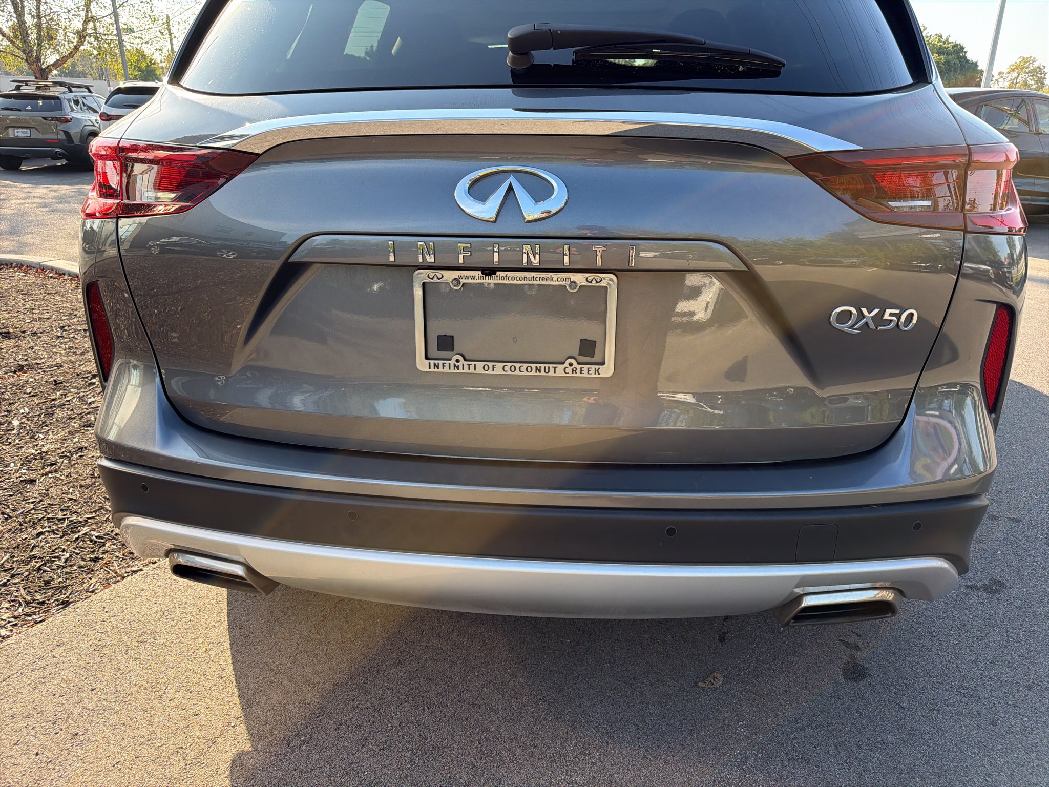 Used 2023 Graphite Shadow INFINITI LUXE image 4