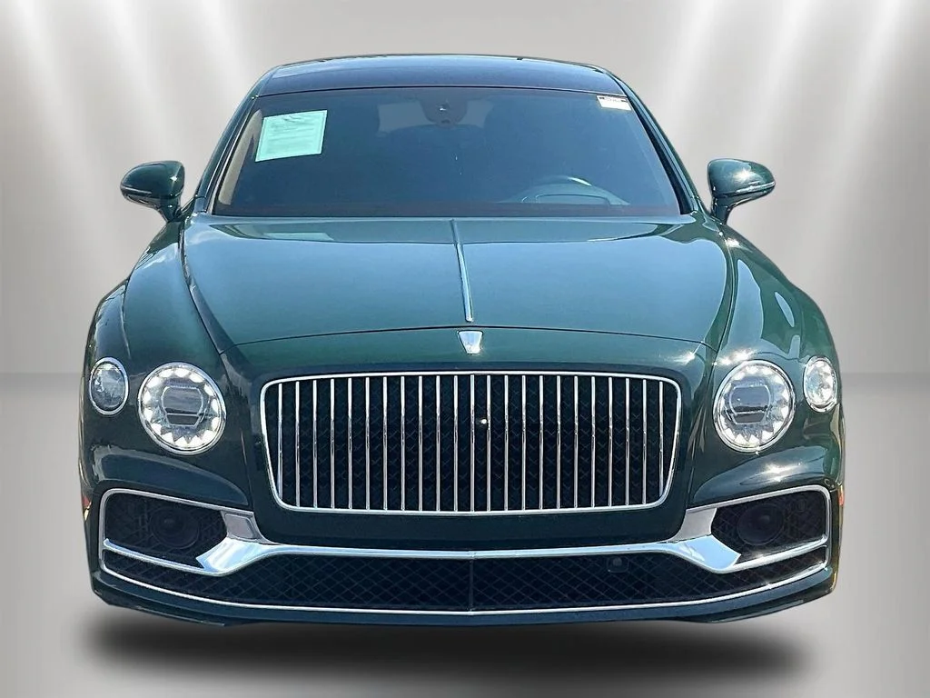 Used 2022 Viridian by Mulliner Bentley V8 image 2