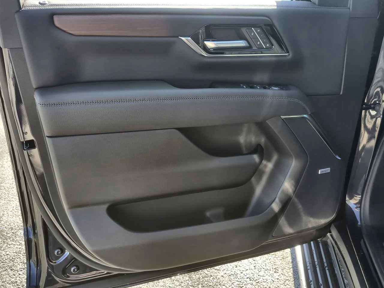 2026 GMC Yukon XL Denali - Photo 23