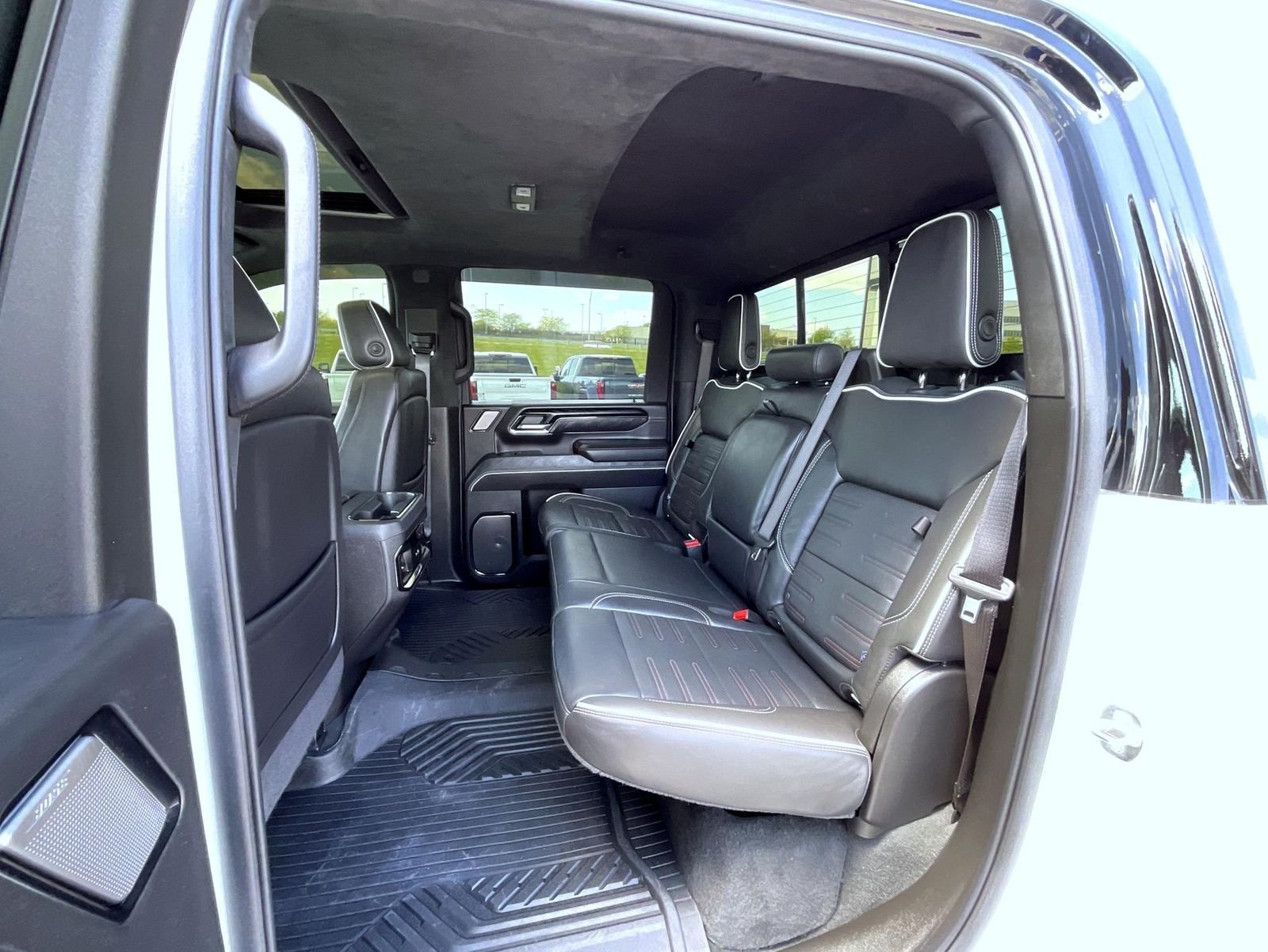 Used 2024 White GMC AT4X image 19