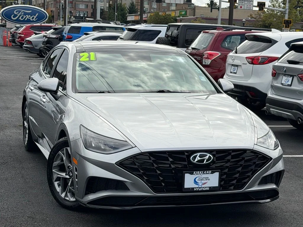 Used 2021 Shimmering Silver Pearl Hyundai SEL image 1