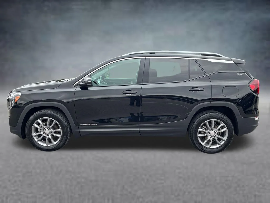 Used 2024 Black GMC SLT image 2