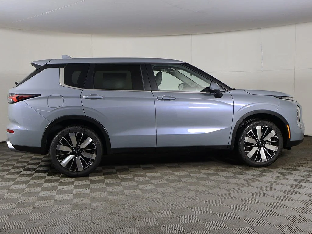 2026 Mitsubishi Outlander SE - Photo 20