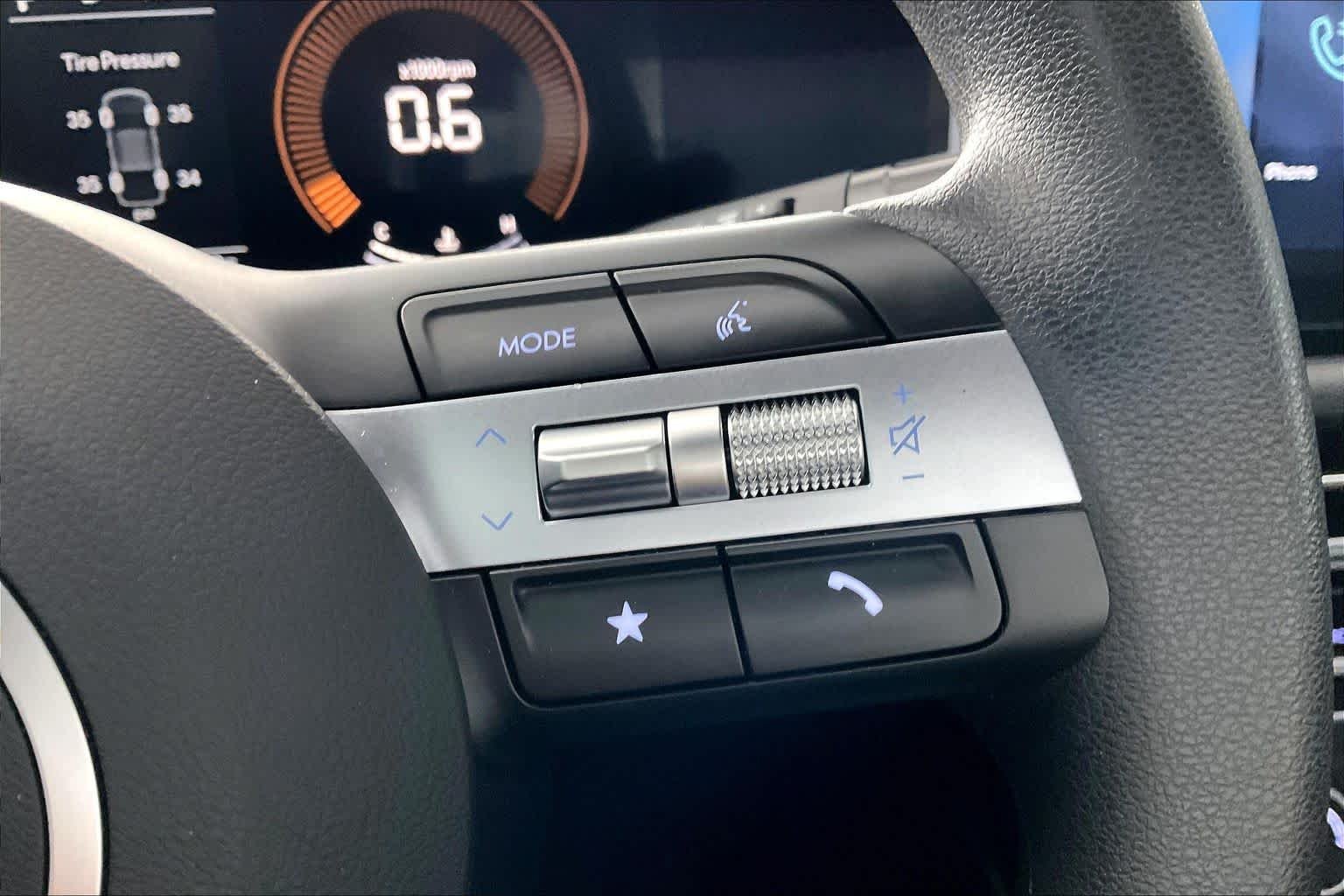 2025 Hyundai Santa Cruz SE - Photo 25