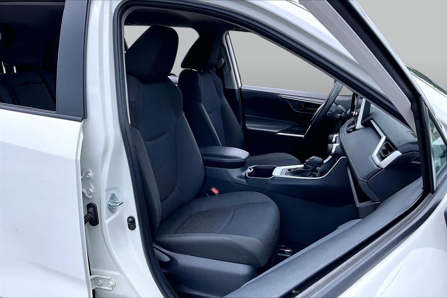 Used 2025 Ice Cap Toyota LE image 8