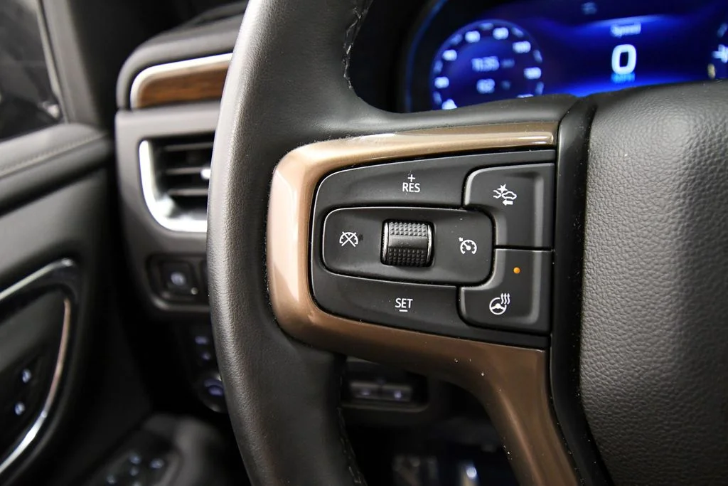 Used 2024  Chevrolet High Country image 21