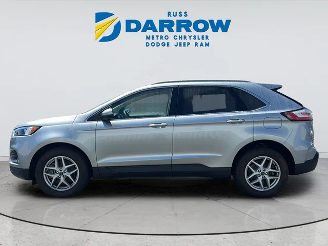 Certified Used 2022 Silver Ford SEL image 2