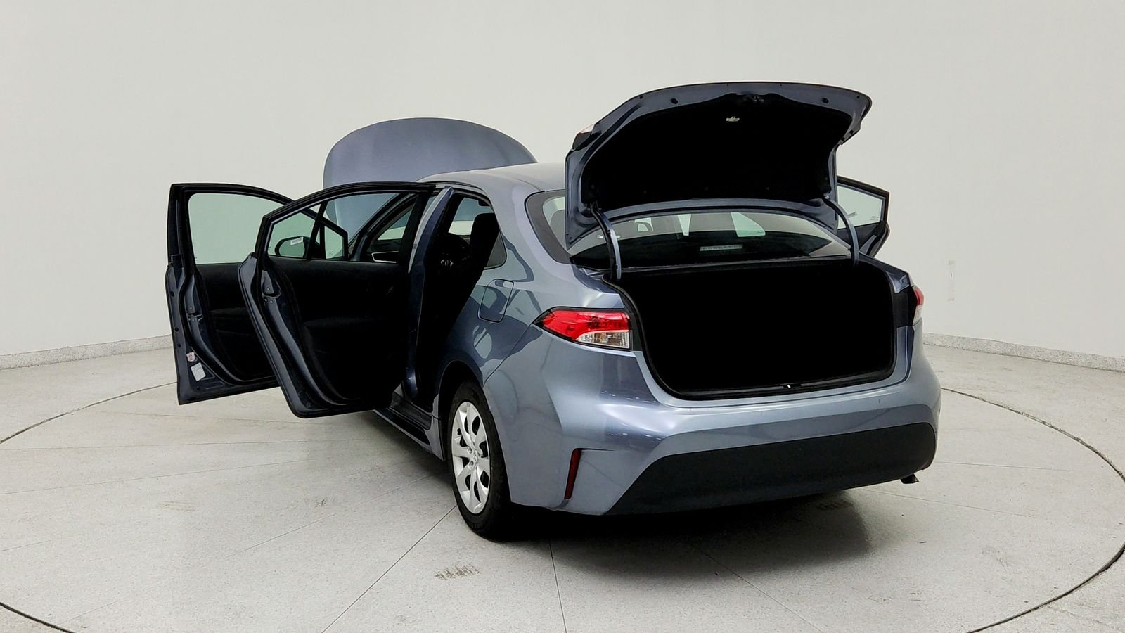Used 2024  Toyota LE image 13