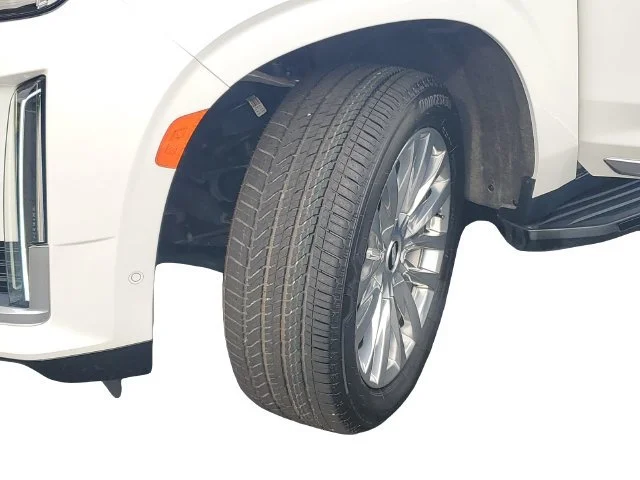 Used 2023 CRYSTAL WHITE TRICOAT Cadillac 4WD Premium Luxury image 42