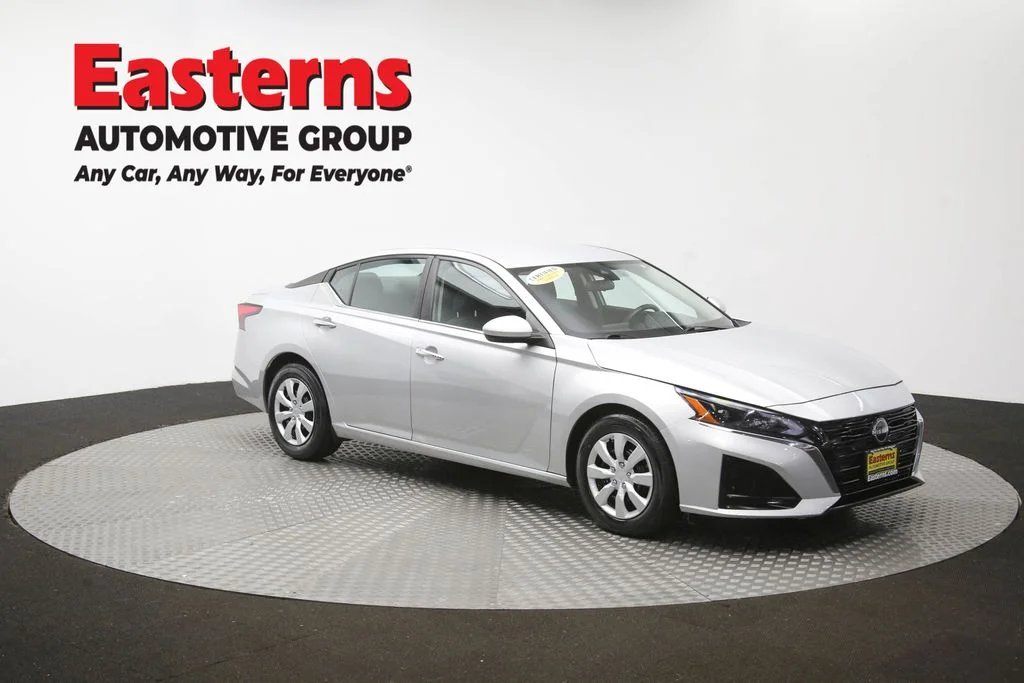 Used 2023 Silver Nissan 2.5 S image 47