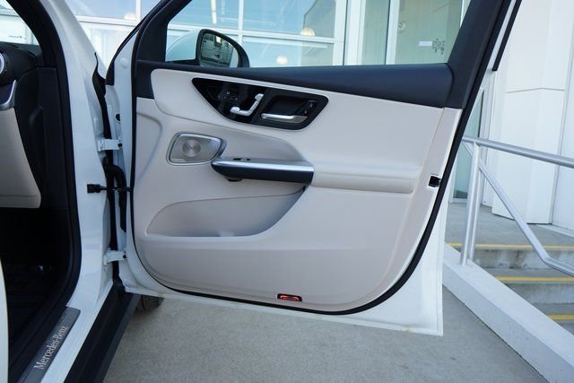 New 2026 Polar White Mercedes-Benz GLC 300 image 52
