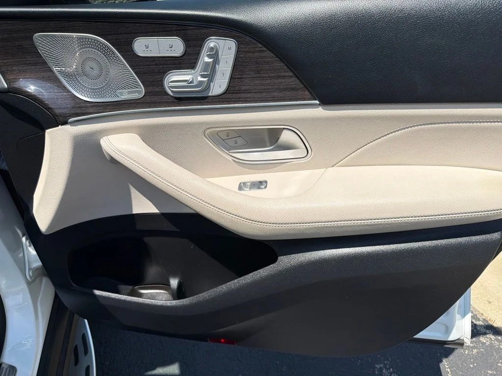 Used 2022 White Mercedes-Benz GLS 450 image 18