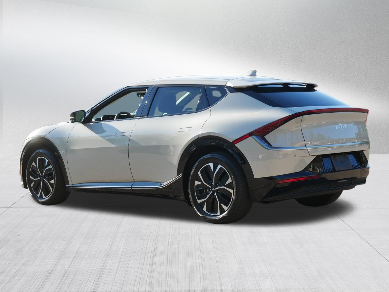 Certified Used 2023 Glacier Kia Wind image 5
