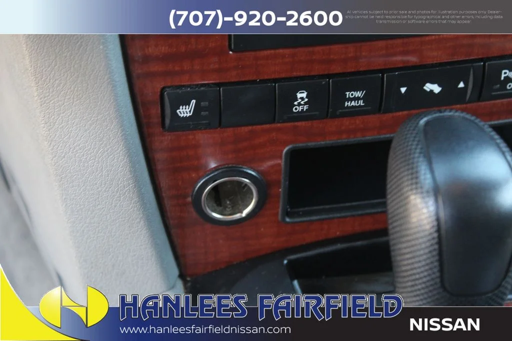 Used 2005 White Jeep Limited image 25