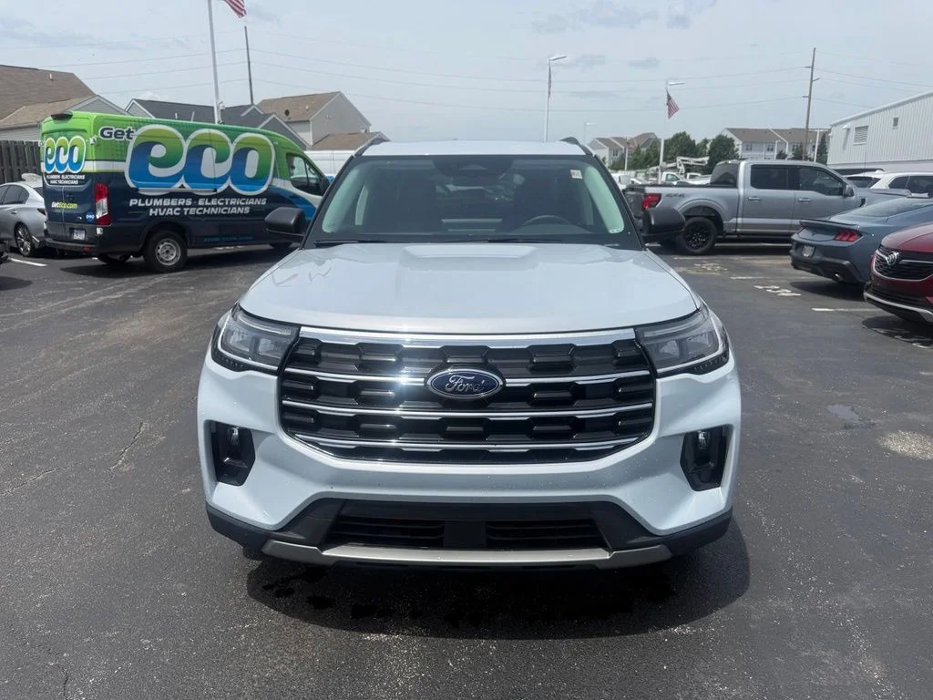 New 2026 Space White Metallic Ford Active image 7