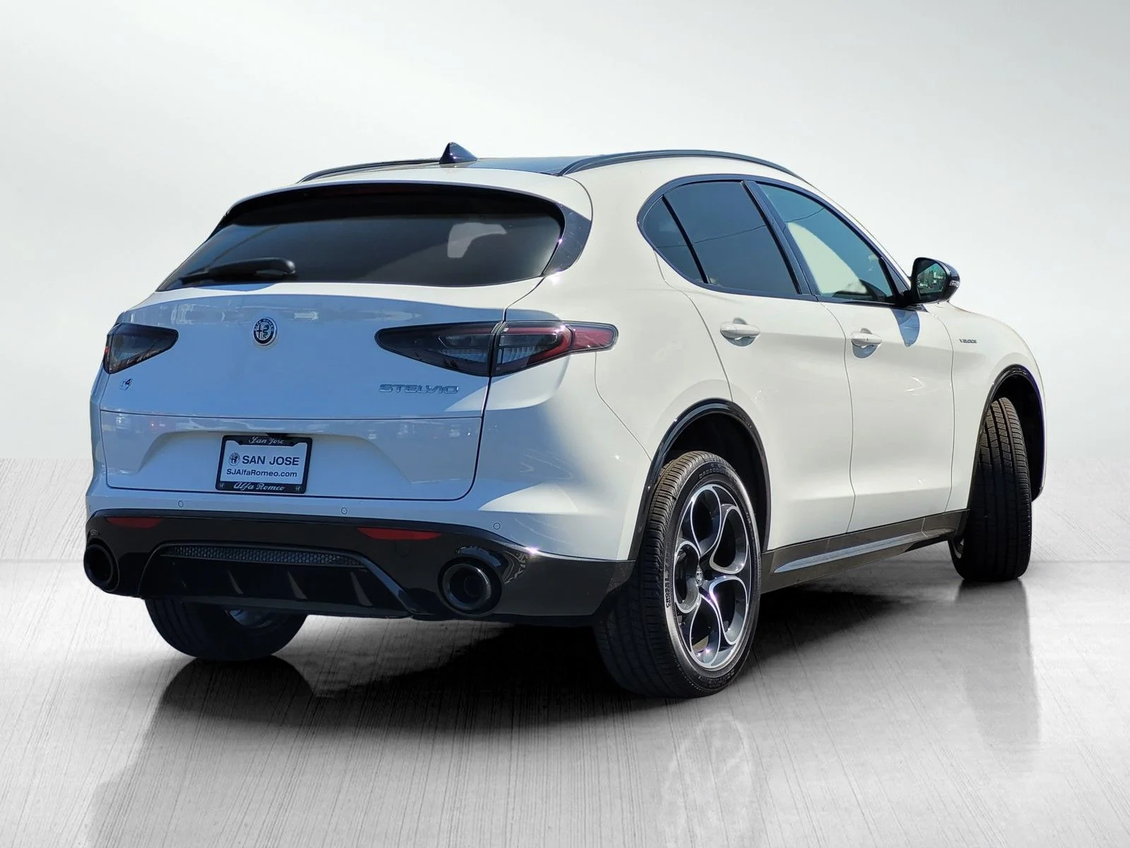 2025 Alfa Romeo Stelvio Base - Photo 3