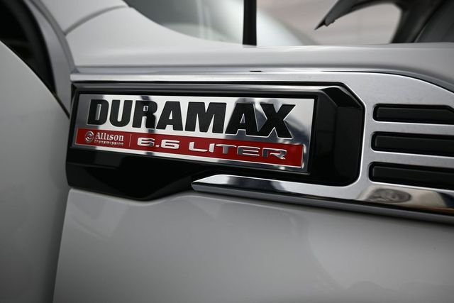 Used 2025 White GMC SLT image 28