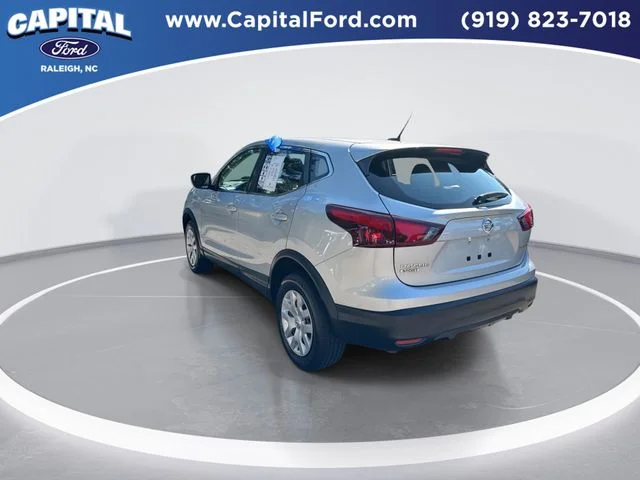 Used 2019 Silver Nissan S image 6