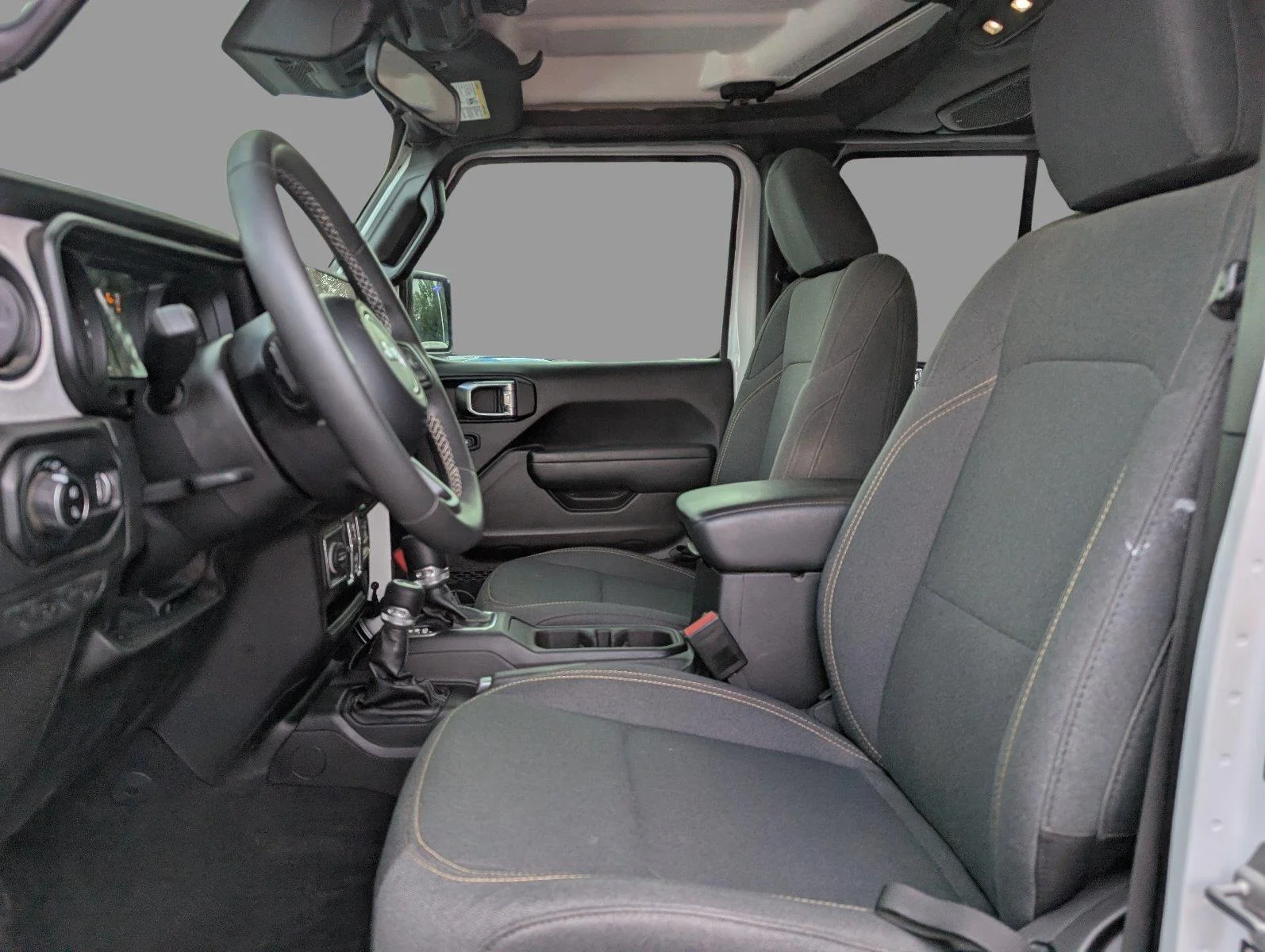 Used 2025 Bright White Clearcoat Jeep Sport S image 14