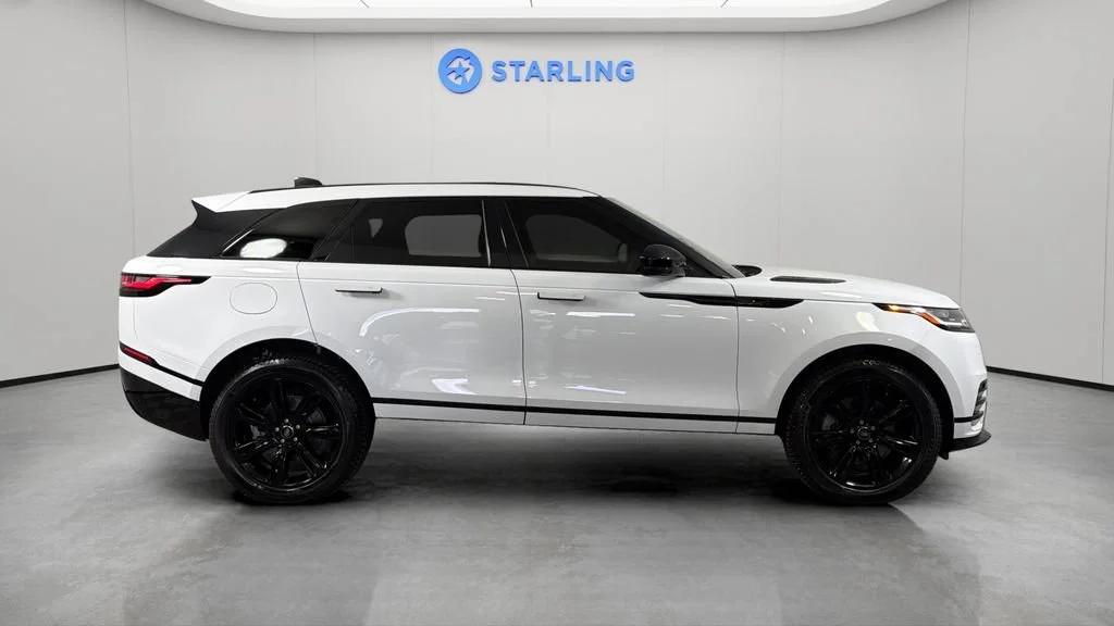 Used 2023 White Land Rover R-Dynamic S image 24