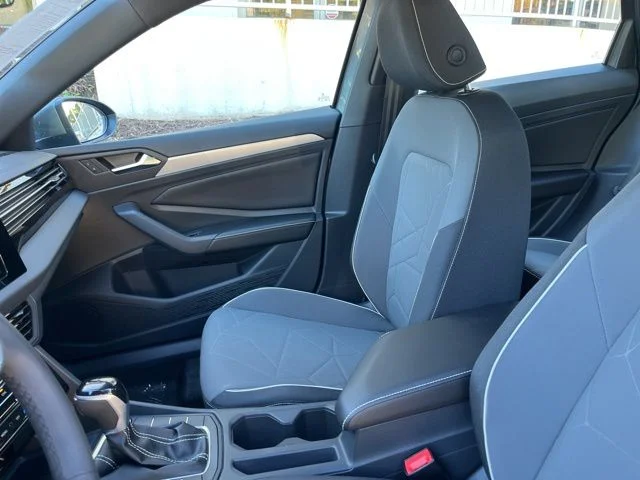 2026 Volkswagen Jetta Sport - Photo 10