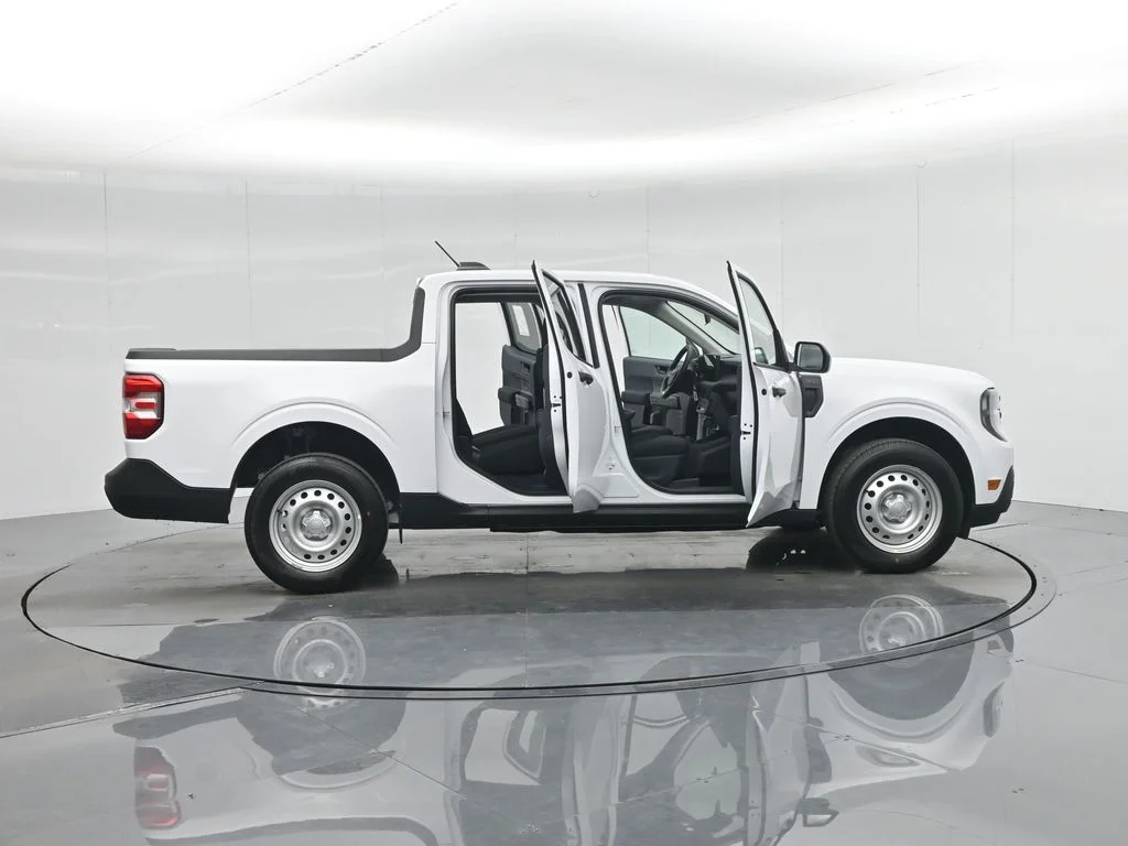 New 2026 Oxford White Ford XL image 4