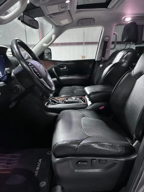 Used 2022 Gray Nissan SL image 11