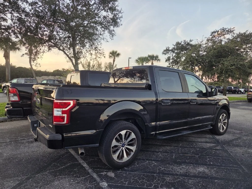 Used 2020 Black Metallic Ford XL image 5