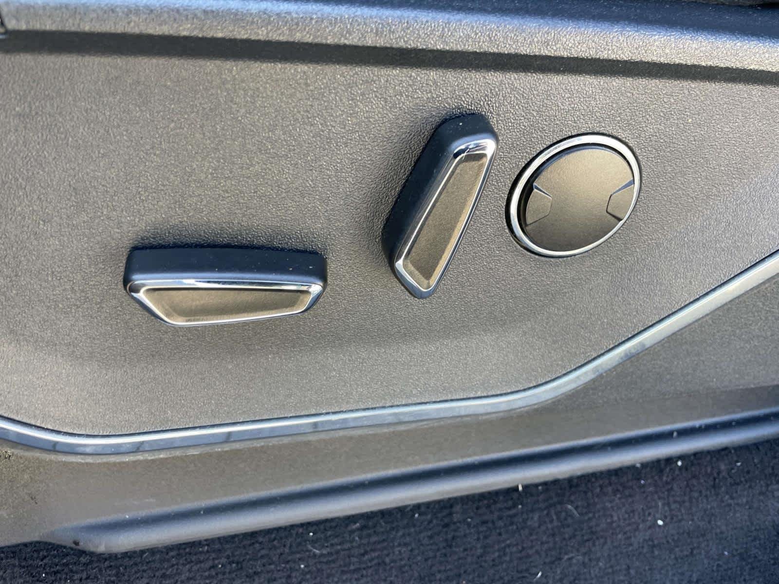 Used 2021 Agate Black Metallic Ford LARIAT image 23