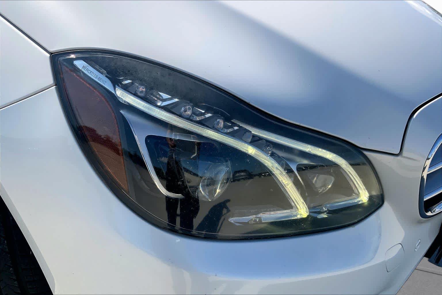 Used 2016 designo Diamond White Metallic Mercedes-Benz E 400 image 24