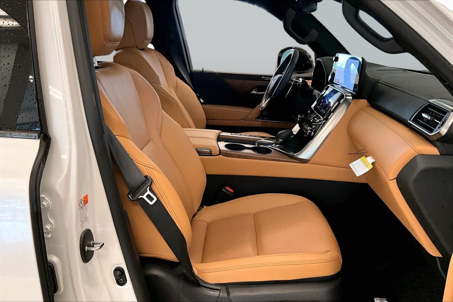 Used 2025 Eminent White Pearl Lexus Luxury image 8