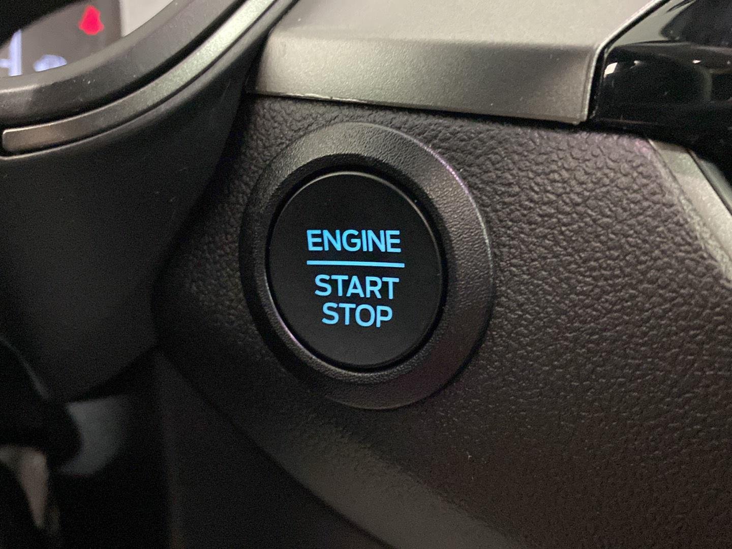 Used 2025 Vapor Blue Ford Active image 9