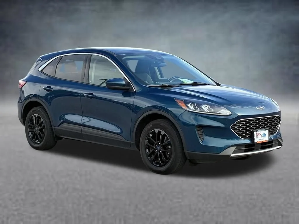 Used 2020  Ford SE image 8